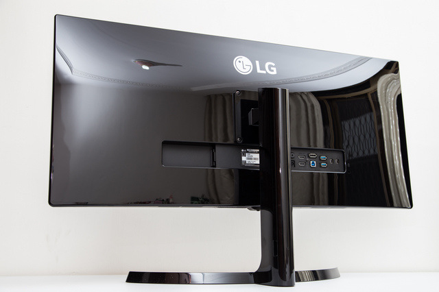 開箱 Lg 21 9 Ultrawide 34um88 旗艦電競螢幕 挑戰你視野的極限 雲爸的私處