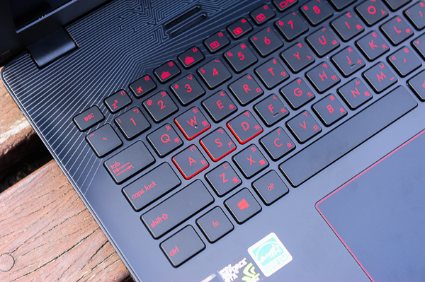 随身携带的隐形战机 – asus rog gl552jx 电竞笔电开箱!